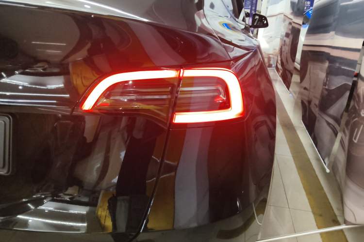 Used Tesla Model Y 2021 Standard Range Rear-Wheel Drive Version