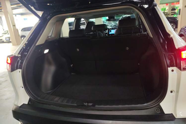 Used Toyota FRONTLANDER 2022 2.0L CVT Luxury PLUS Edition
