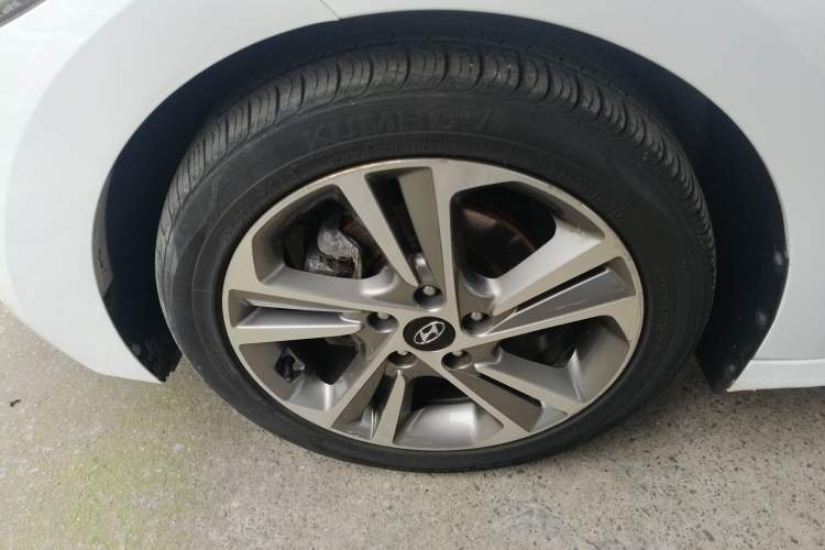 Used Hyundai Elantra 2016 1.6L Automatic ZhiXuan – Elite Version
