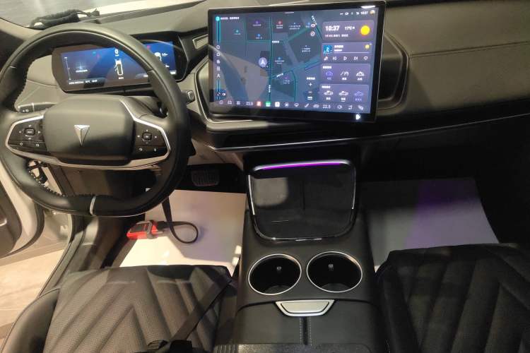 Used  SL03 2023 200Max Range-Extended Version
