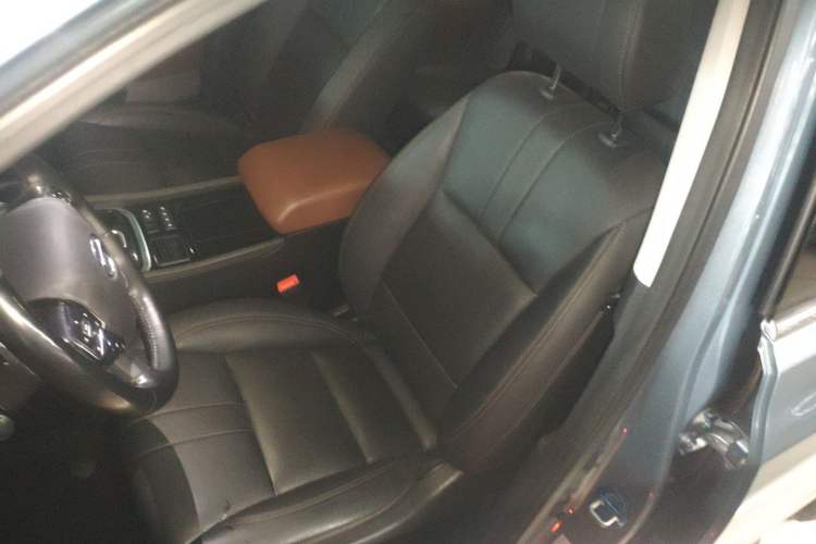 Used GAC Trumpchi GS8 2017 320T Two-Wheel Drive Luxury Smart Connectivity Version (7 Seats)
