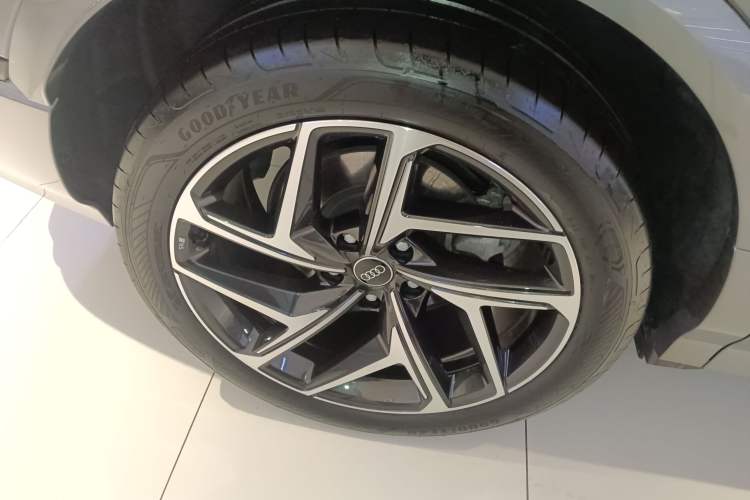 Used Audi Q6L e-tron 2026 First Launch Navigation Edition
