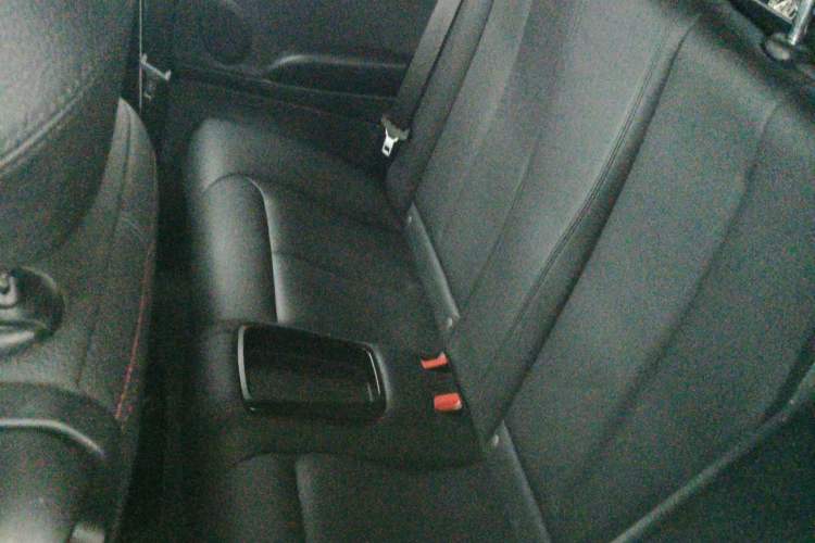 Used BMW 2 Series (Import) 2019 225i Convertible Coupe Sports Design Package