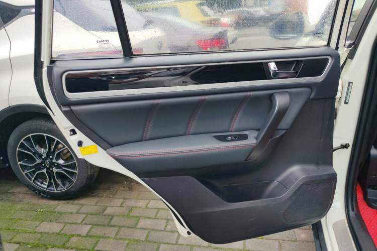 Used Yema T70 2016 Upgraded Model 1.5T Manual Leading Version