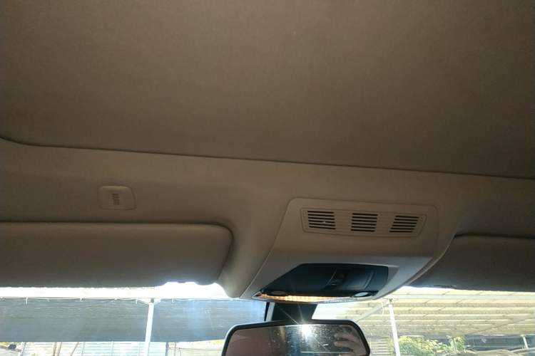 Used BMW 5 Series 2014 520Li Elegant Model
