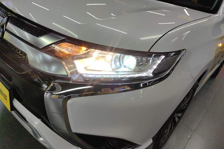 Used Mitsubishi Outlander 2021 Revised Version 2.0L Two-Wheel Drive Comfort Edition 5 Seats
