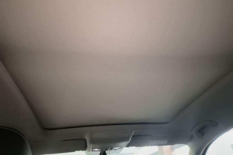 Used Volkswagen Tiguan L 2019 330TSI Automatic Two-Wheel Drive Smart Luxury Version China V Emission Standard
