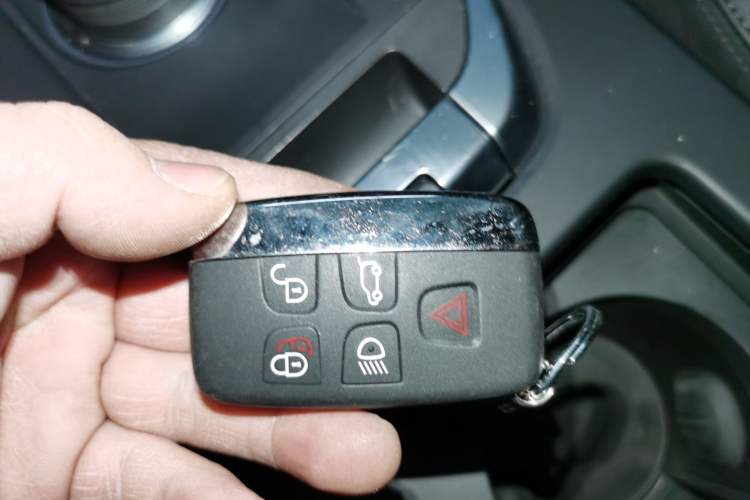 Used Land Rover Discovery Sport 2018 240 PS HSE LUXURY Edition
