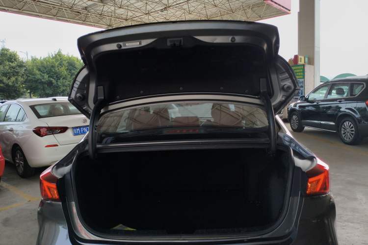 Used Changan Eado 2021 PLUS Blue Whale NE 1.4T GDI DCT Prestige Model
