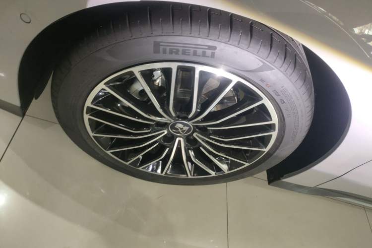 Used BYD Han 2025 DM-i Intelligent Driving Edition 125KM LiDAR Flagship Model
