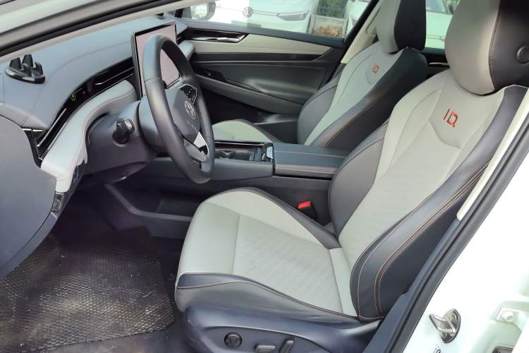 Used Volkswagen ID.7 VIZZION 2024 AIR model
