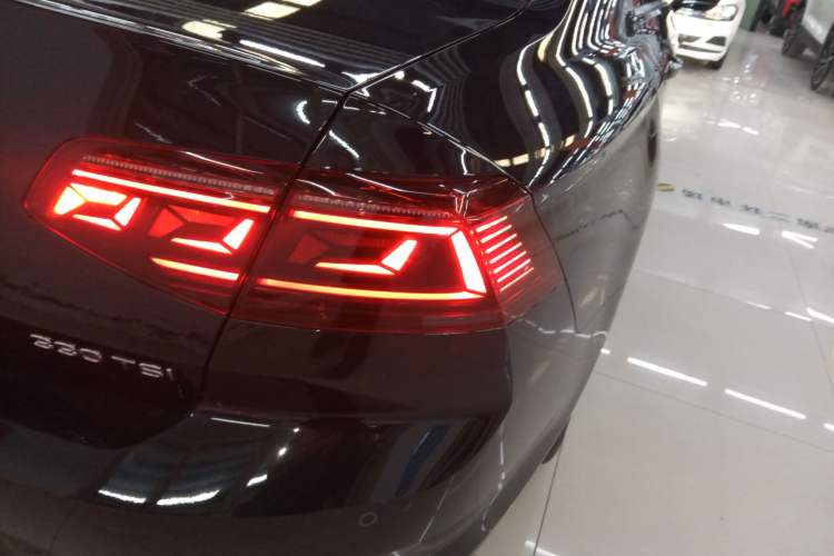 Used Volkswagen Magotan 2023 2 Million Units Commemorative Edition 330TSI DSG Luxury Version