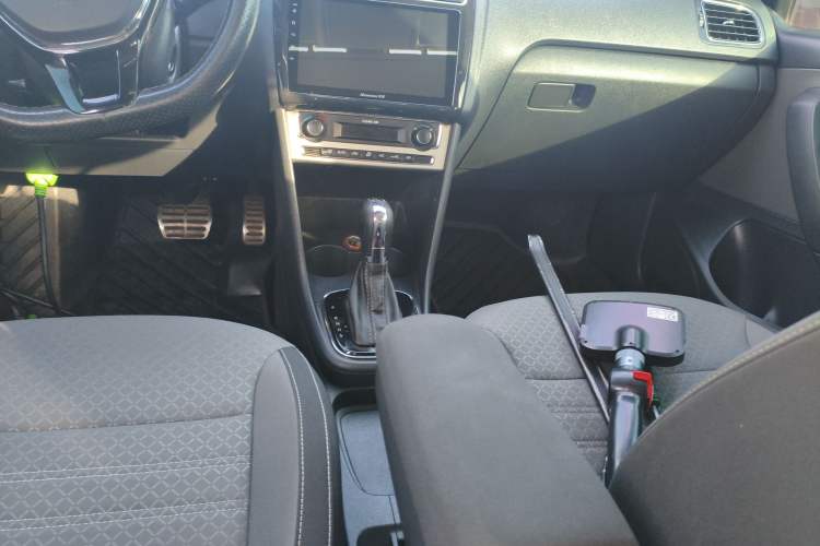 Used Volkswagen Polo 2016 1.6L Cross Polo Automatic