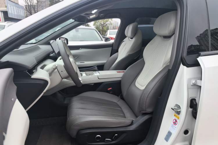 Used  L07 2024 300Max Extended-Range Version
