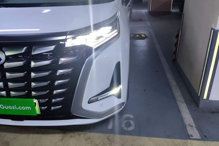 Used Denza D9 2023 DM-i 965 Luxury Model