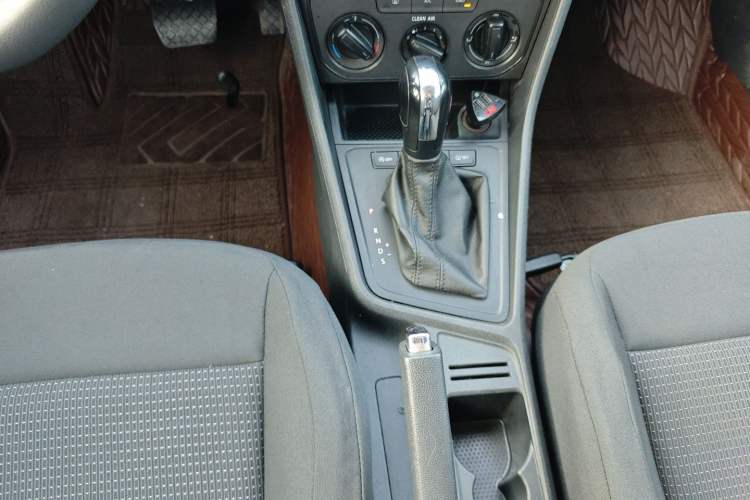 Used Volkswagen Lavida 2018 Classic 1.5L Automatic Fashion Edition China VI Standard
