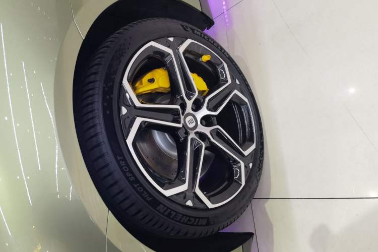 Used  SU7 2024 Four-Wheel Drive Ultra-Long Range Advanced Intelligent Driving Max Edition