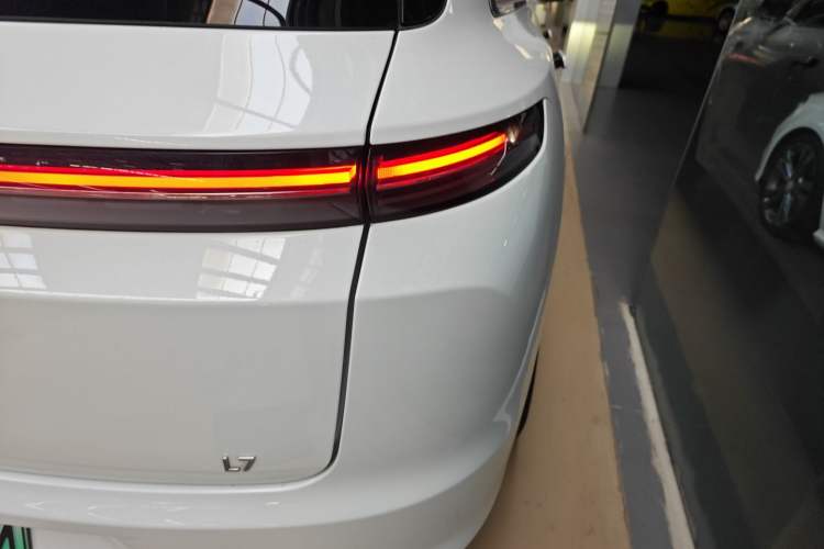 Used Li Auto L7 2023 Air model
