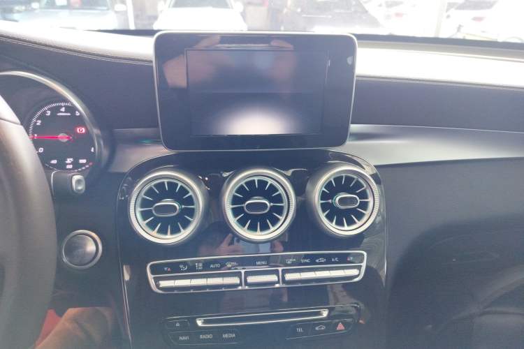 Used Mercedes-Benz GLC 2017 GLC 260 4MATIC Luxury Model
