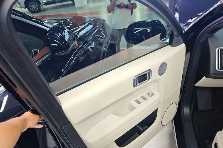 Used Li Auto L6 2025 Pro Smart Refresh Edition
