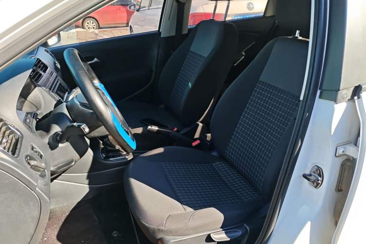 Used Volkswagen Polo 2016 1.6L Automatic Comfort Model
