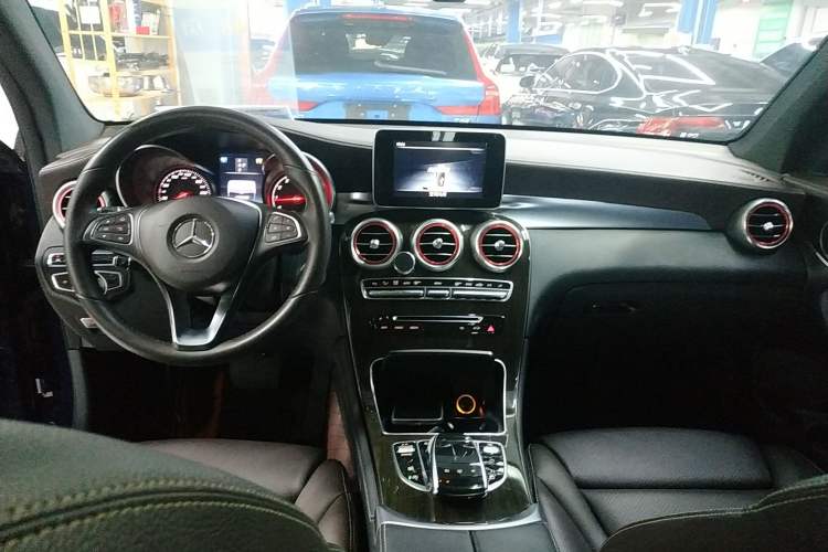 Used Mercedes-Benz GLC 2016 GLC 260 4MATIC Luxury Model
