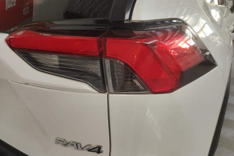 Used Toyota RAV4 2020 2.0L CVT Two-Wheel Drive Fashion PLUS Edition
