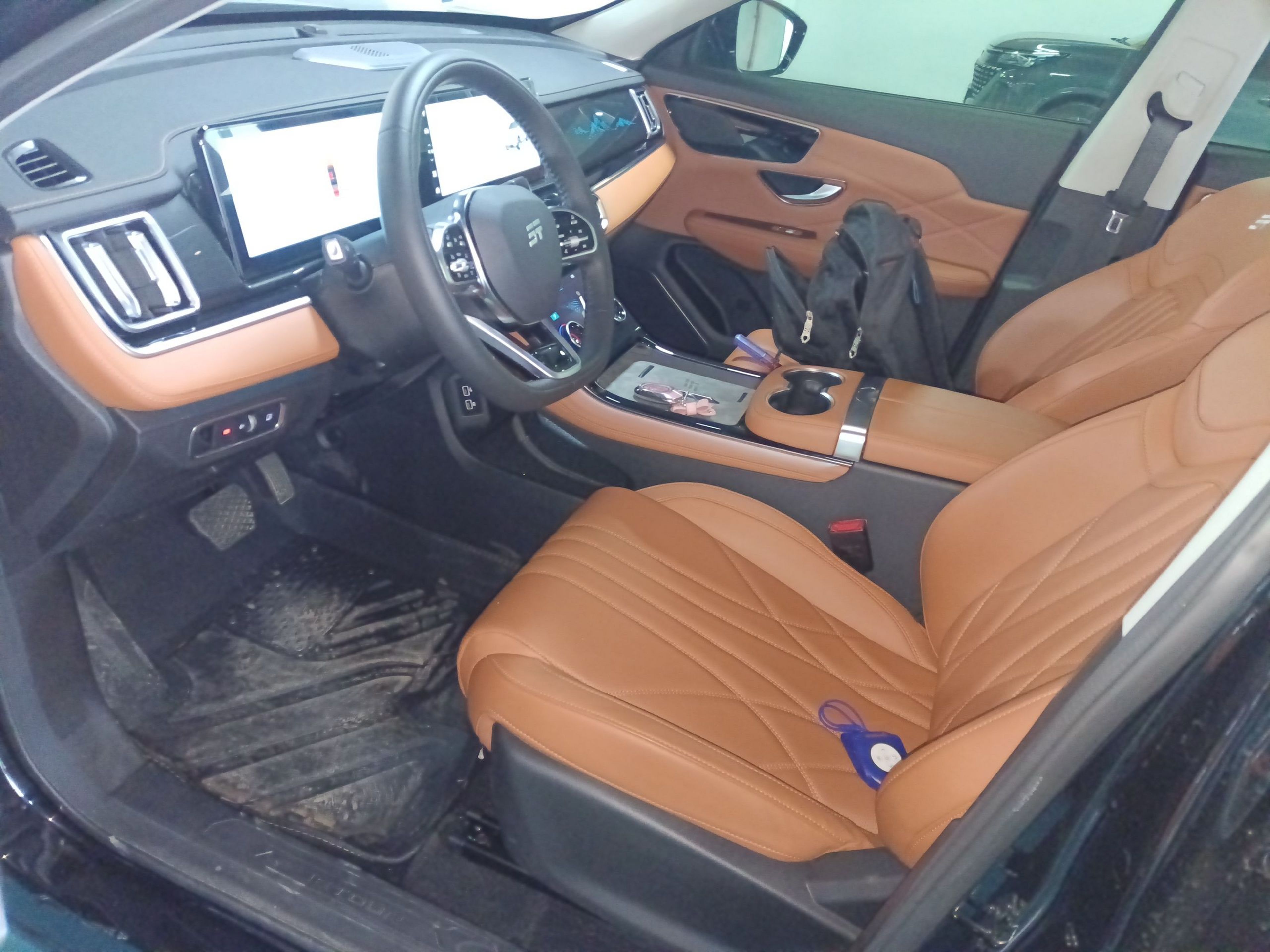 المقاعد الأمامية داخل السيارة