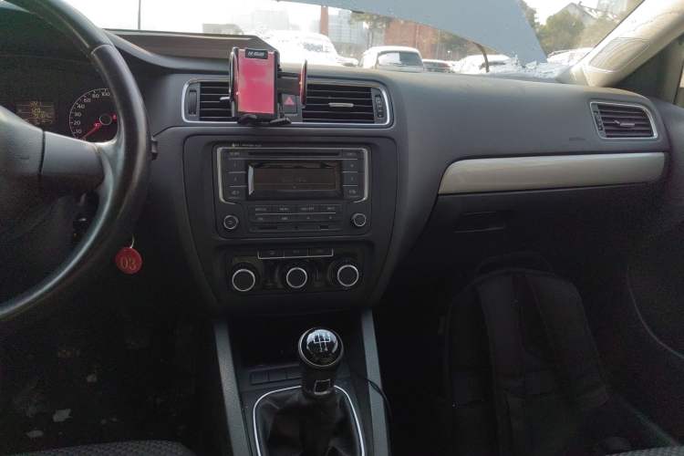 Used Volkswagen Sagitar 2014 Revised Version 1.6L Manual Leading Edition