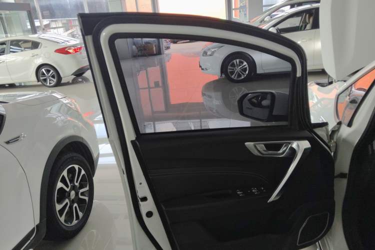 Used Geely Auto Vision X3 2019 Upgraded Model 1.5L CVT Elite Version
