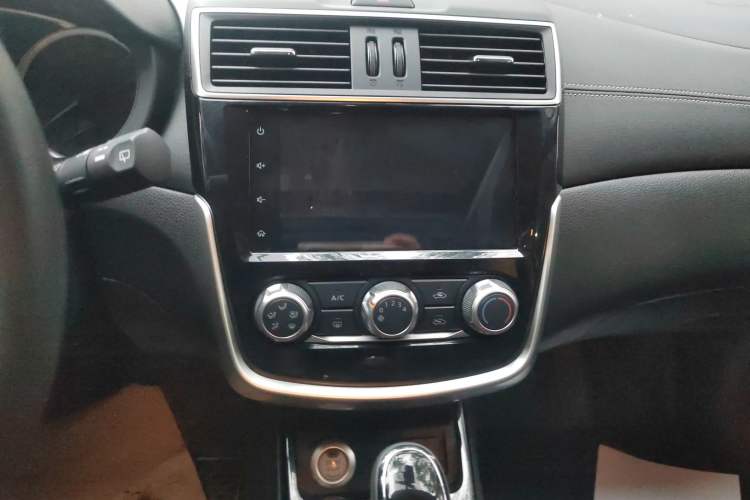 Used Nissan Tiida 2019 1.6L CVT Smart Drive Version China VI Standard
