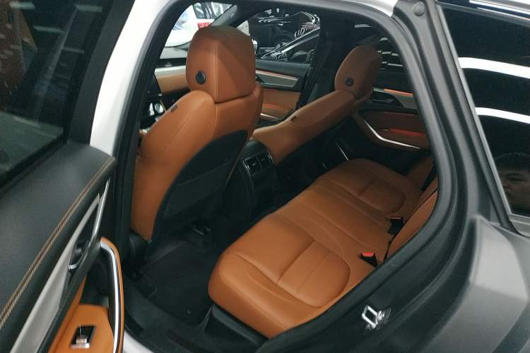 Used Jaguar F-PACE 2024 P250 R-Dynamic SE
