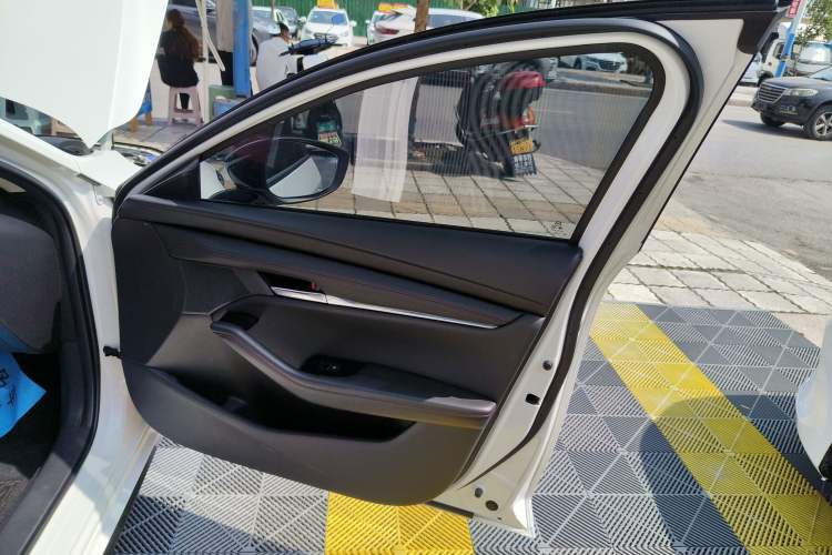 Used Mazda Mazda 3 Axela 2023 2.0L Automatic ZhiXuan Edition
