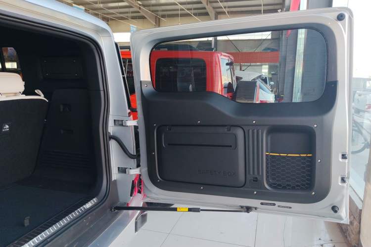 Used  V23 2025 401 Two-Wheel Drive Intelligent Driving Version