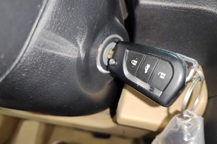 Used Toyota Camry 2016 2.0G 10th Anniversary Leading Edition
