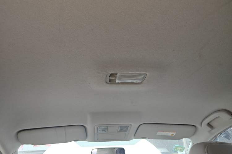 Used Nissan Tiida 2011 1.6L Manual Comfort Version
