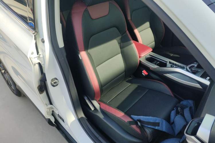 Used Geely Auto Coolray 2020 Facelift 240T DCT Hunter
