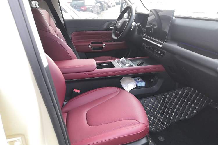 Used Tank 300 New Energy 2025 Hi4-T
