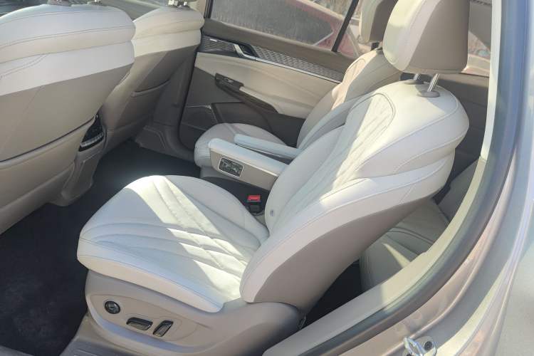 Used Roewe RX9 2023 2.0T All-Wheel-Drive Luxury Edition
