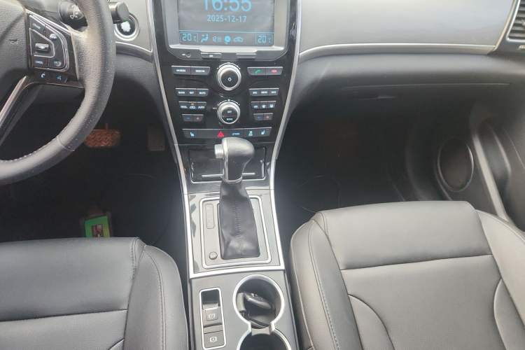 Used Haval H2 2017 Red-Label 1.5T Automatic Two-Wheel Drive Luxury Model