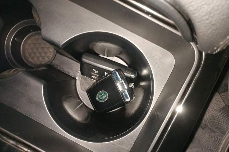 Used Land Rover Range Rover Evoque 2020 249 PS R-DYNAMIC S Blackened Sport Technology Edition
