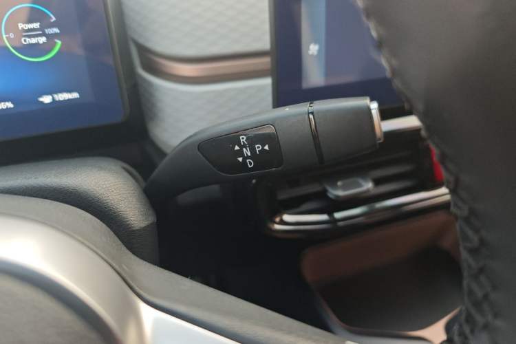 Used SOL E10X 2022 Flower Fairy Design Four-Leaf Clover