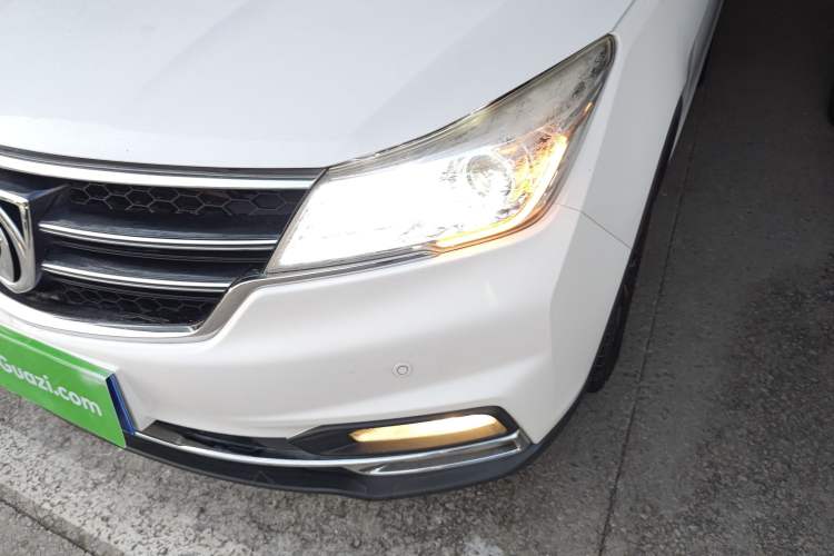 Used Baojun 730 2019 1.5T Manual Fashion Model 7-seater China VI
