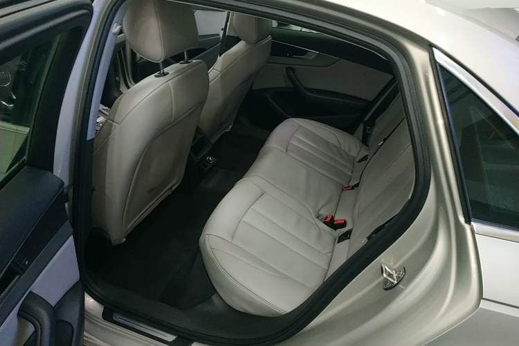 Used Audi A4L 2018 30th Anniversary Edition 40 TFSI Trendy Model
