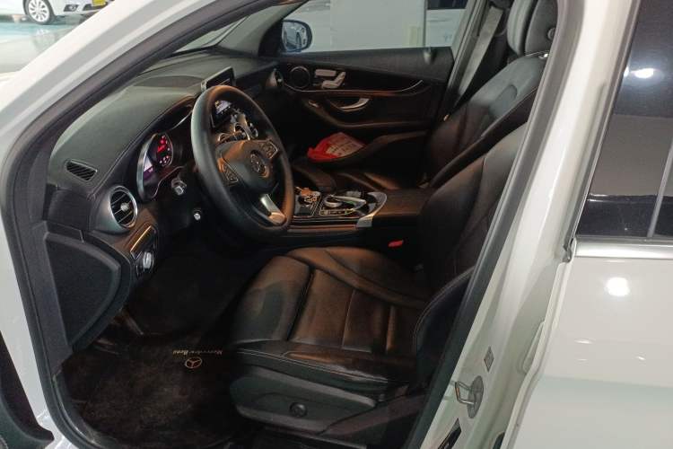 Used Mercedes-Benz GLC 2019 GLC 260 L 4MATIC Dynamic Model