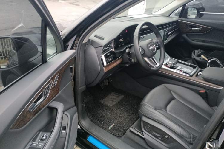 Used Audi Q7 2023 45 TFSI quattro S line Sport model