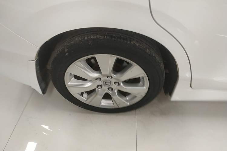 Used Honda Jade 2013 1.8L automatic Comfort version 5 seats
