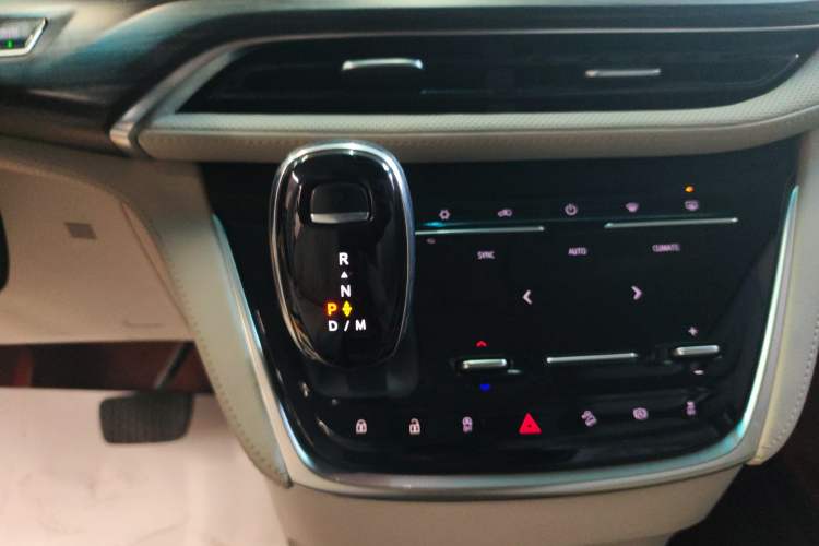 Used Buick GL8 2022 ES Landtrek 653T Comfort Edition