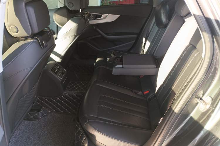 Used Audi A4L 2020 40 TFSI Luxury Dynamic Model