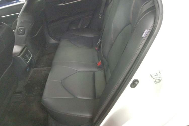 Used Toyota Camry 2023 2.0G Luxury Edition
